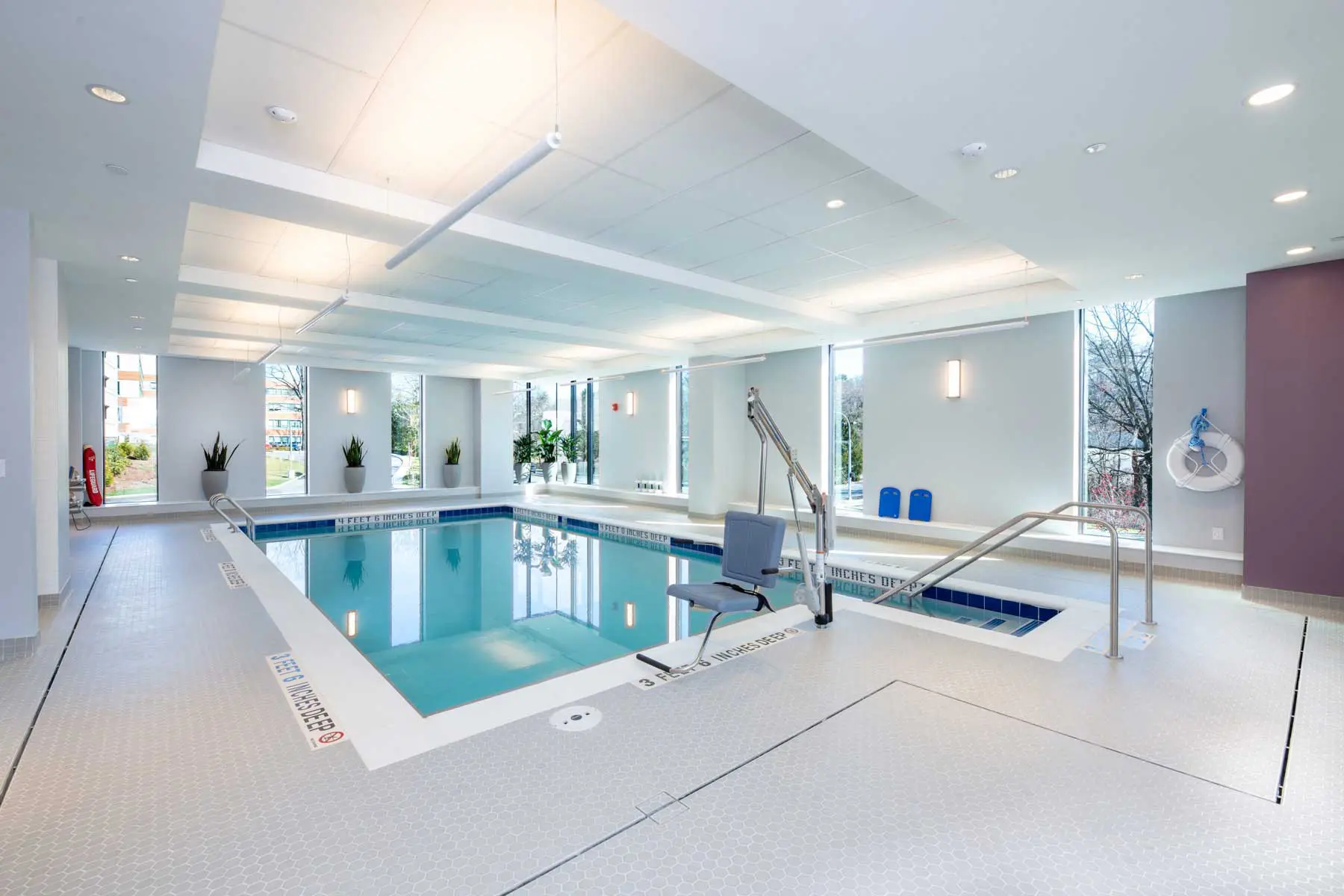 LR-Pool_0022
