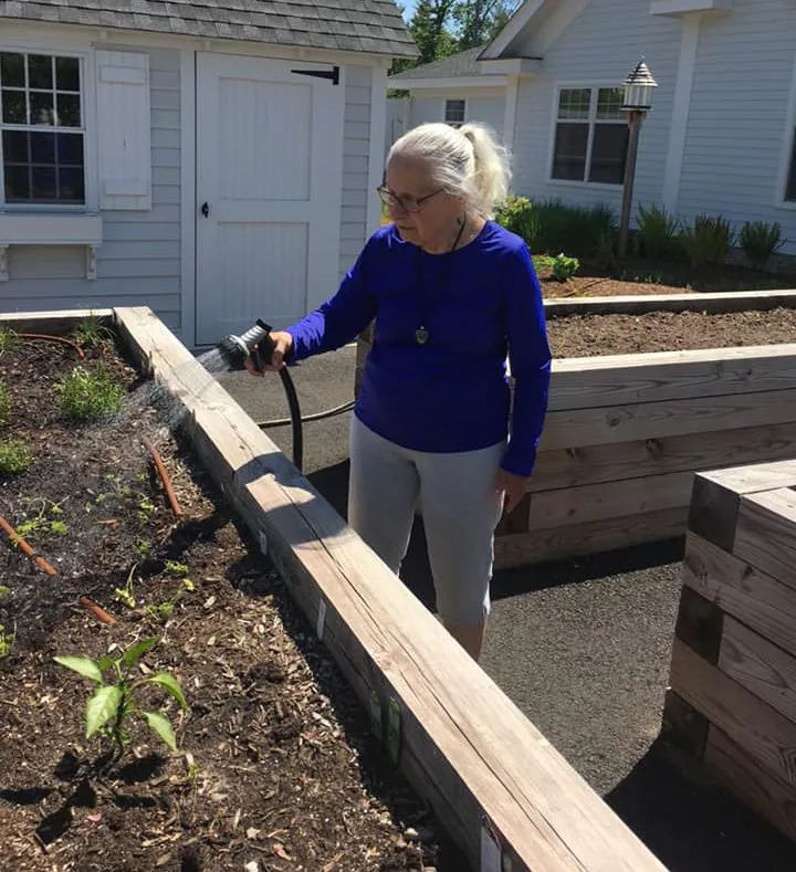 Bridges Resident – Gardening2